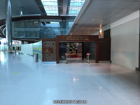 business-class-lounge-international-airport-dubai